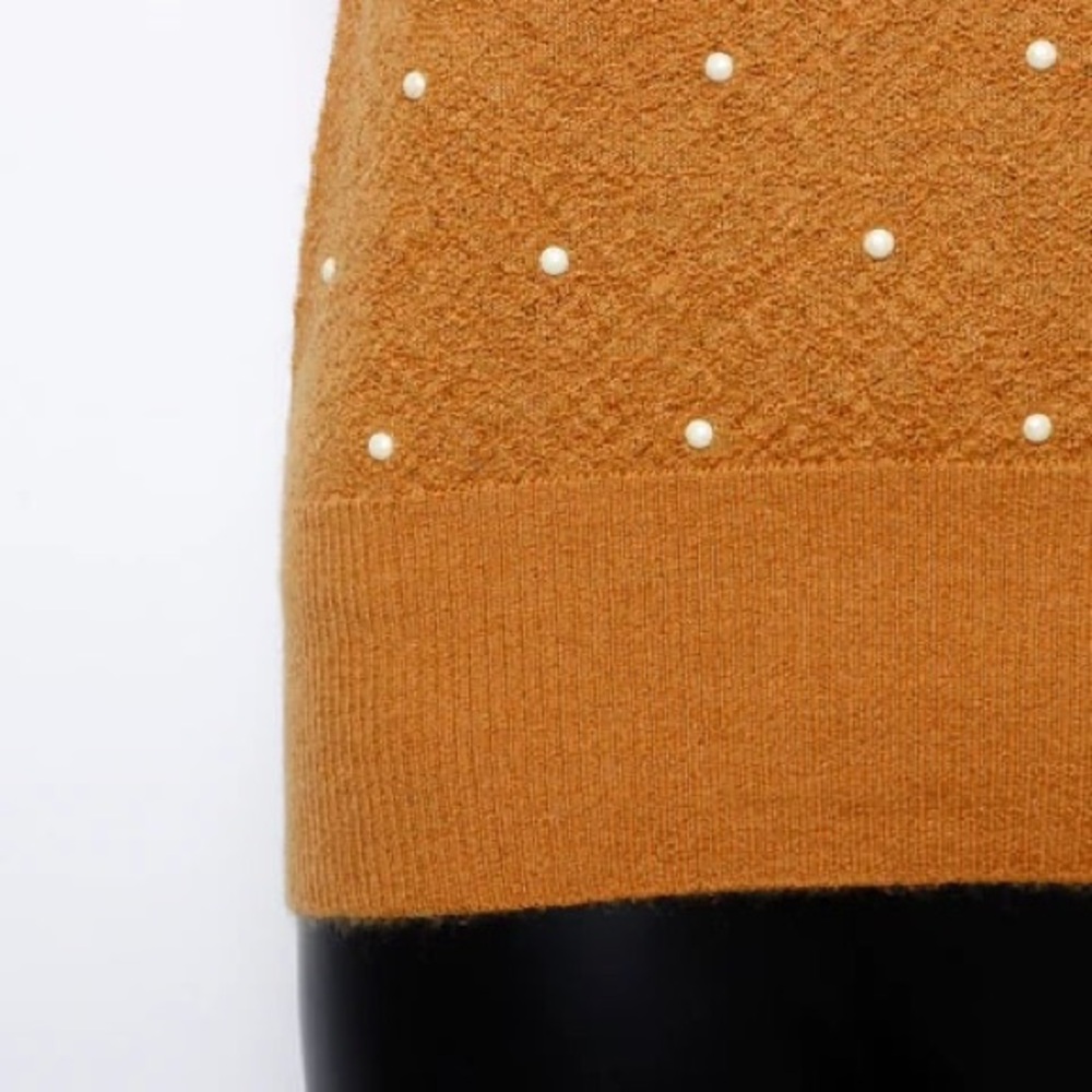 Authentic CHANEL cashmere knit caramel faux pearls sweater 🍂 - Picture 8 of 15